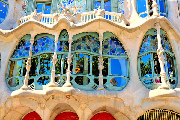 Antoni-Gaudi-spain-architecture