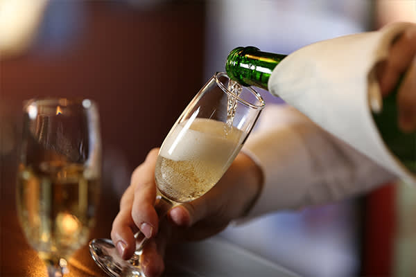 champagne-in-france-waiter-pour