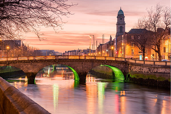 600x400-Grattan-Bridge-in-Dublin,-Ireland