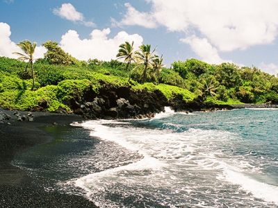 Where to See the Black Beaches in Hawaii