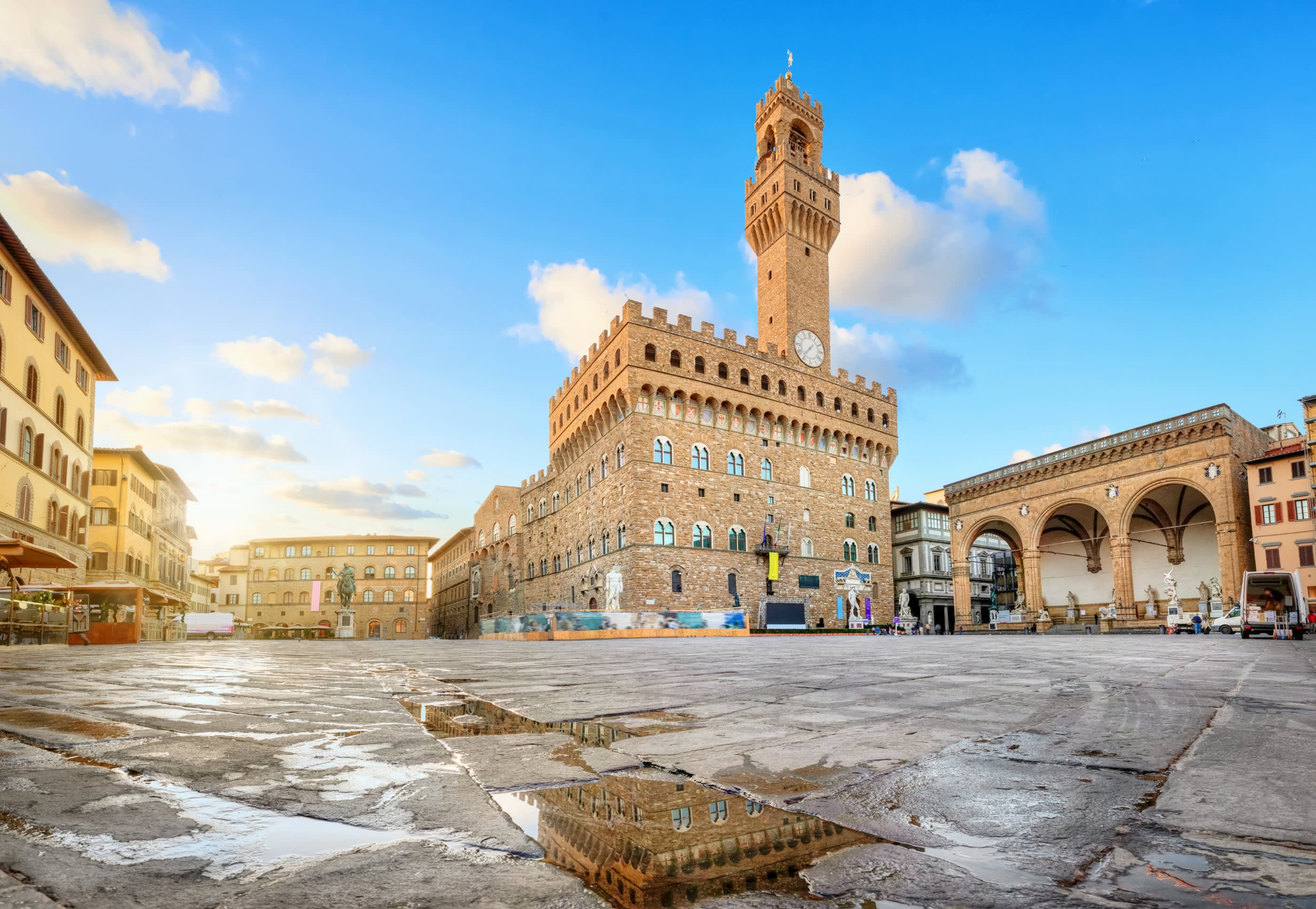 Florence-Italy-Piazza-della-Signoria-square-Palazzo-Vecchio