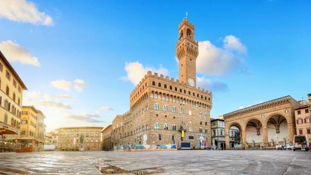 Florence-Italy-Piazza-della-Signoria-square-Palazzo-Vecchio