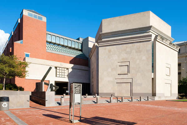 Holocaust-Memorial-Museum-Washington DC