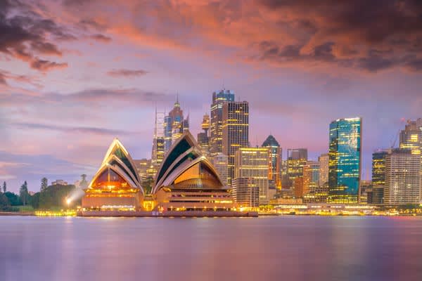 Sydney-Australia-Sydney Opera House at dusk