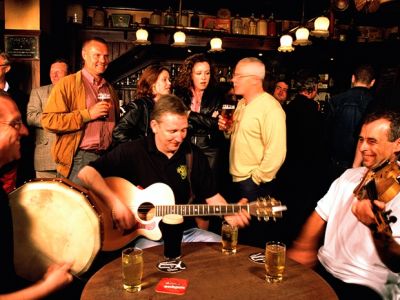 7 Things to Know About Ireland’s County Galway Pubs