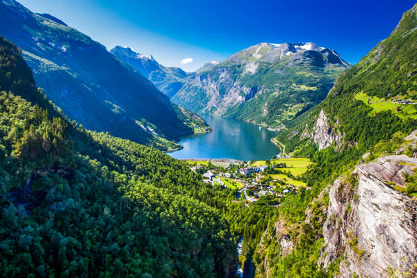 norway-fjords-shutterstock_1170011566-(4)