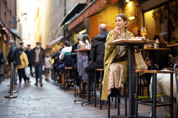 People-Dining-Europe