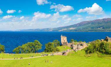 Ruins-of-Urquhart-Castle-Scotland