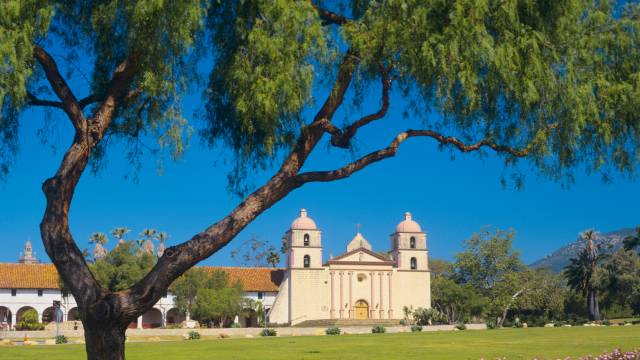 Santa_Barbara_mission_CA