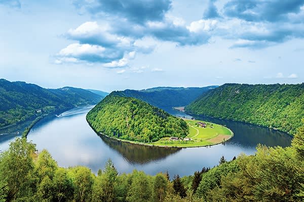 ShStk_125368580_L_Danube_River_Austria_600x400