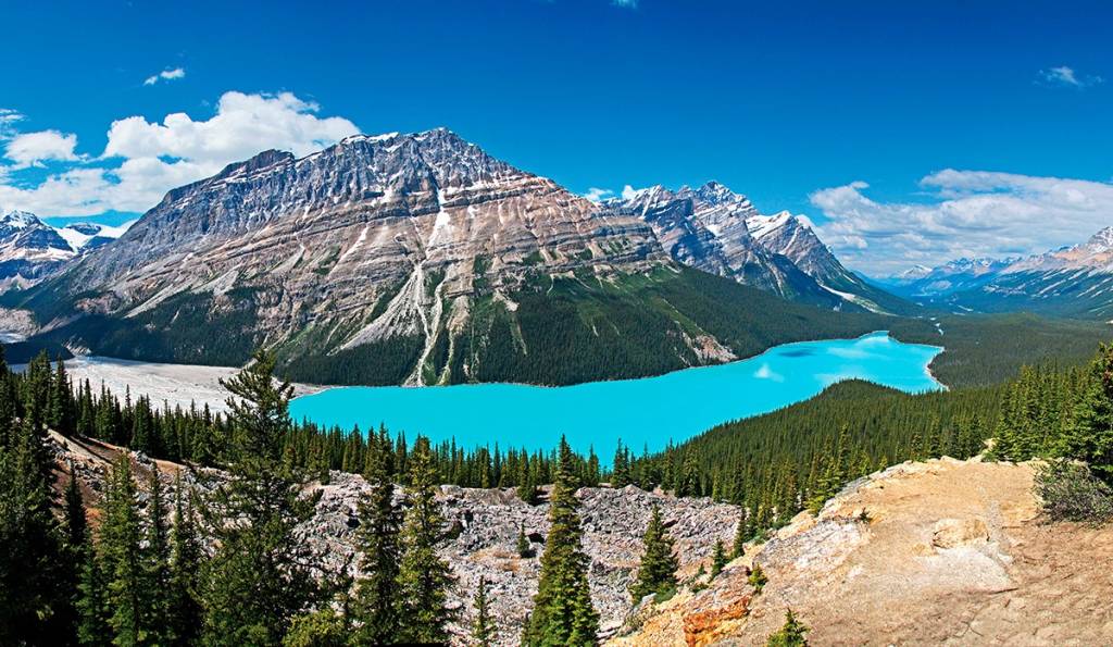 shutterstock_88404529_PeytoLake_BanffNationalPark_Alberta_Canada