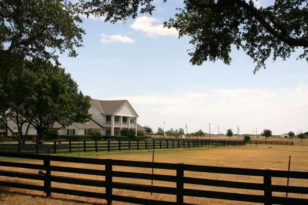 southfork-ranch-shutterstock_1512928