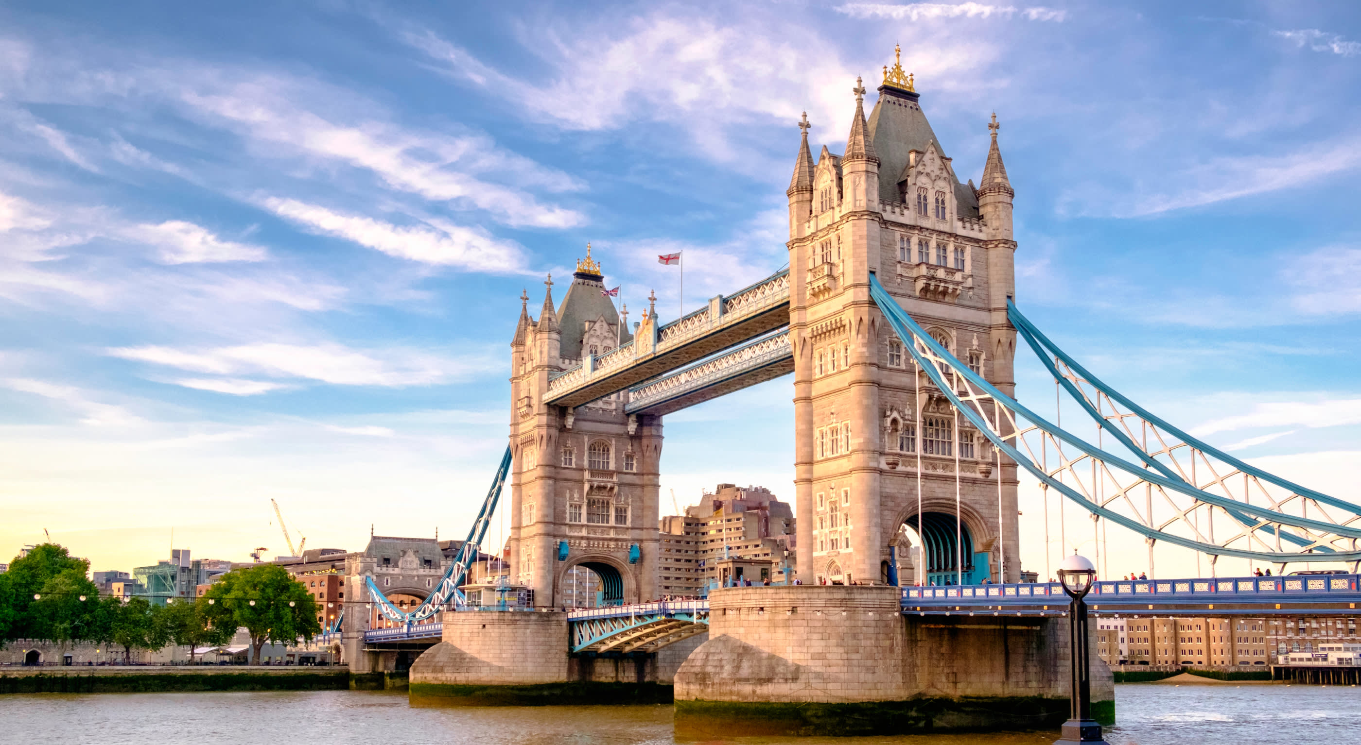 Tower-Bridge-London-Southwark-Thames-River