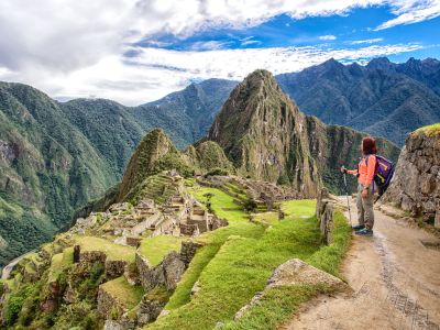 woman-hike-machu-picchu-peru