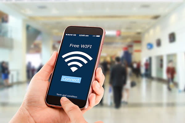 ymt-blog-tips-for-staying-cyber-safe-while-traveling-public-wifi