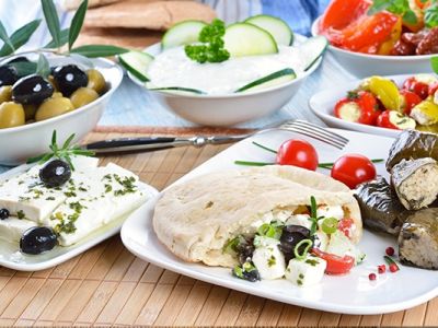 Top 10 traditional Foods to Try in Greece